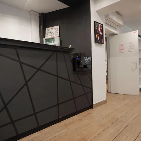 Хостел Enjoy Париж