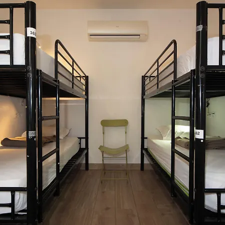 Хостел Enjoy Париж