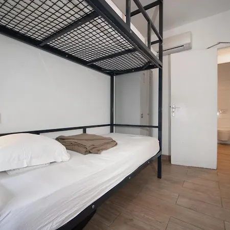 Vandrerhjem Enjoy Paris